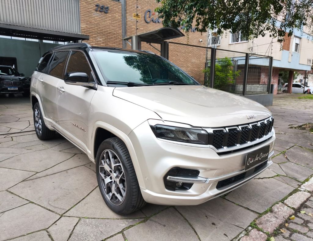 JEEP COMMANDER OVERLAND DIESEL 2022, 4X4, 7 LUGARES, COM APENAS 70.000 KM, TODAS REVISÕES EM CONCESSIONÁRIA