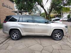 JEEP COMMANDER OVERLAND DIESEL 2022, 4X4, 7 LUGARES, COM APENAS 70.000 KM, TODAS REVISÕES EM CONCESSIONÁRIA imagem 8 JEEP COMMANDER OVERLAND DIESEL 2022, 4X4, 7 LUGARES, COM APENAS 70.000 KM, TODAS REVISÕES EM CONCESSIONÁRIA imagem 8