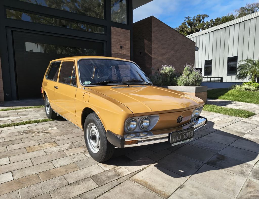 VOLKSWAGEN BRASILIA MOTOR 1600 ANO 1978 COM APENAS 42.800 Km ORIGINAIS VEÍCULO PARA COLECIONADOR